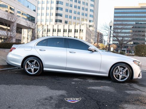 Used 2017 Mercedes-Benz E 300 4MATIC image 7