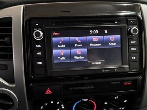 Used 2015 Toyota Tacoma Base image 17