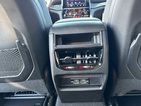 New 2025 Jeep Grand Cherokee Laredo AWD/4WD image 7