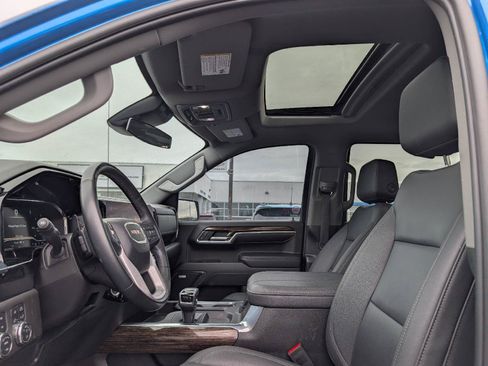 Used 2024 GMC Sierra 1500 Elevation w/ Elevation Premium Package AWD/4WD image 9