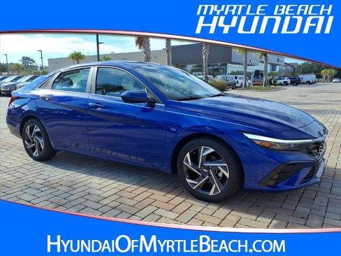 Certified 2025 Hyundai Elantra SEL w/ Cargo Package image 1