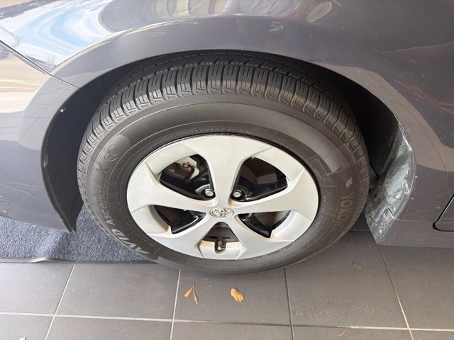 Used 2014 Toyota Prius Two FWD image 5