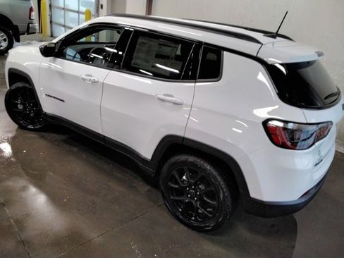 New 2026 Jeep Compass Latitude image 8