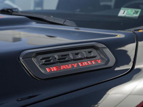 Used 2021 RAM 3500 Laramie w/ Night Edition image 19