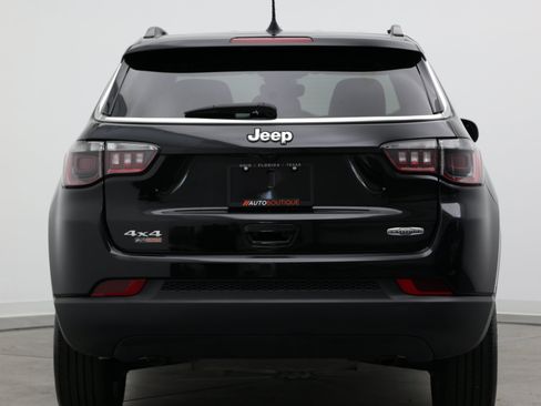 Used 2024 Jeep Compass Latitude AWD/4WD image 6