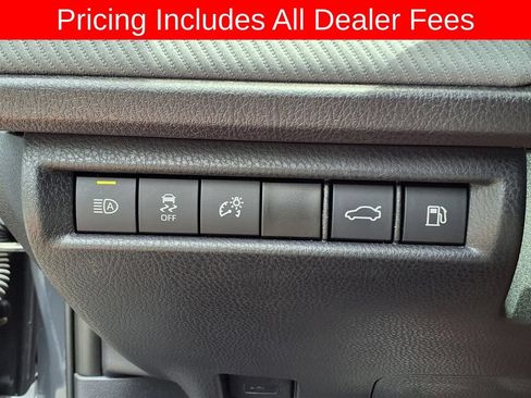 Used 2025 Toyota Camry SE w/ Convenience Package FWD image 27