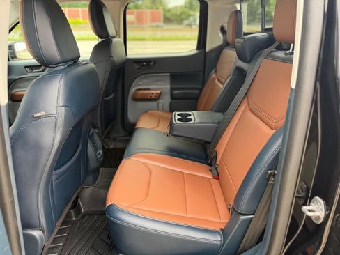 Used 2022 Ford Maverick Lariat FWD image 12