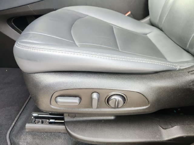 Used 2022 Buick Enclave Essence w/ Experience Buick Package FWD image 23