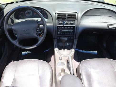 Used 2002 Ford Mustang Premium RWD image 2