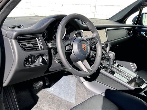 New 2026 Porsche Macan GTS image 4