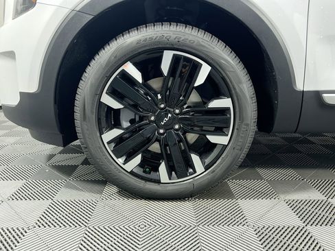 Certified 2024 Kia Telluride SX image 11