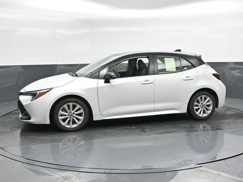 Used 2023 Toyota Corolla SE w/ SE Premium Package image 7