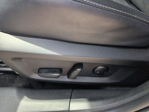 Used 2025 Mitsubishi Outlander SE FWD image 14