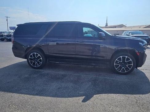 Used 2023 Chevrolet Suburban RST AWD/4WD image 4