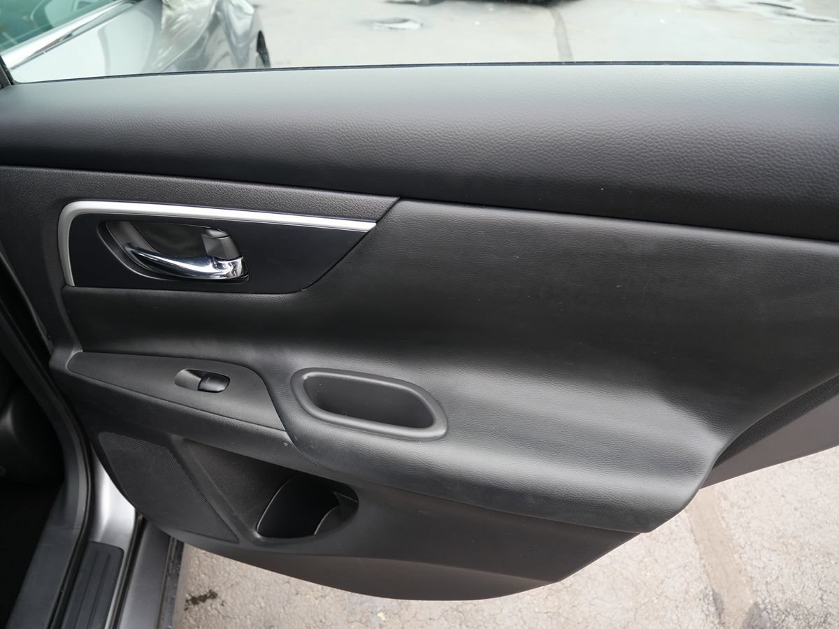 Used 2016 Nissan Altima 2.5 SV FWD image 27