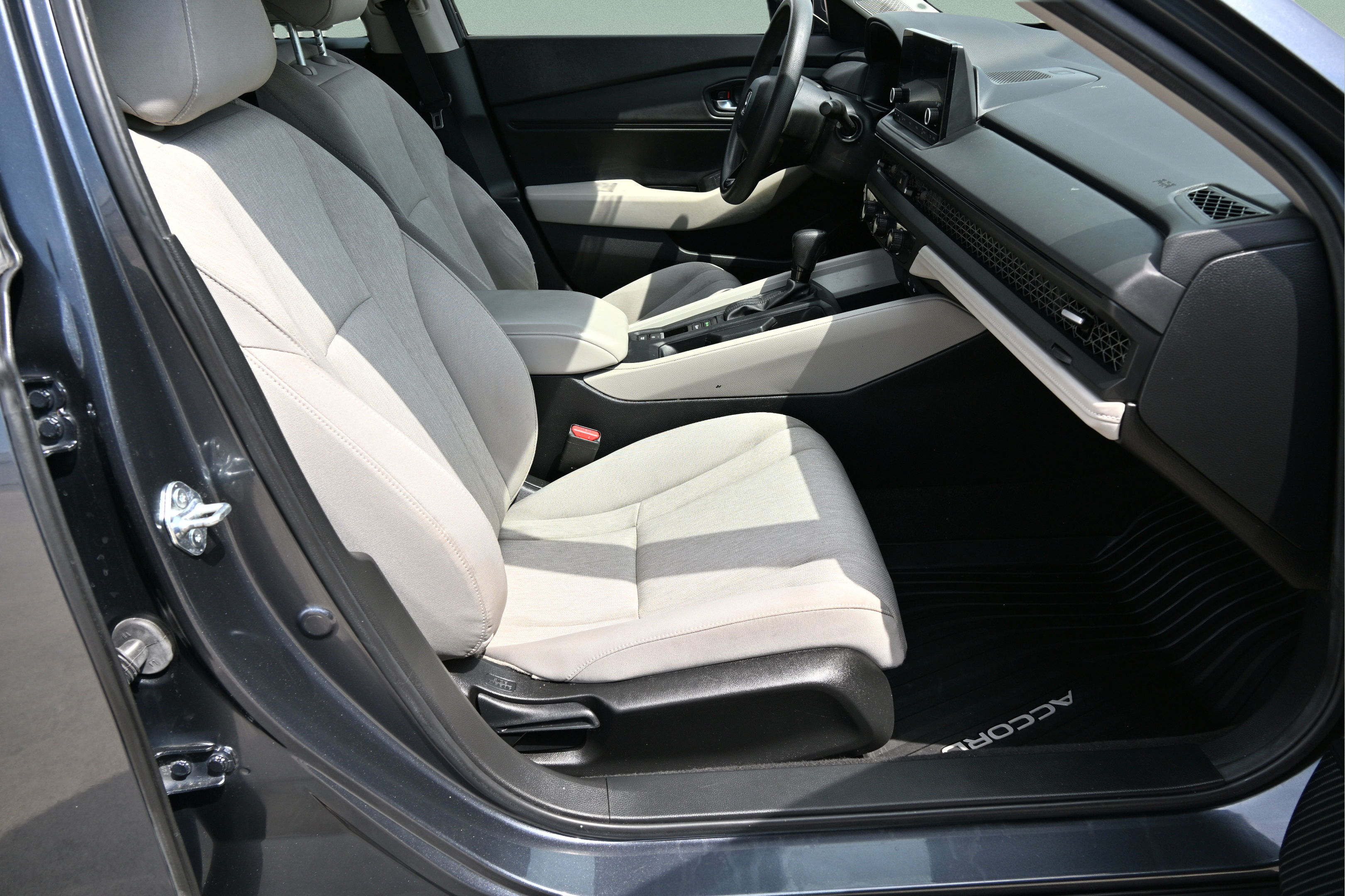 Certified 2025 Honda Accord SE image 14