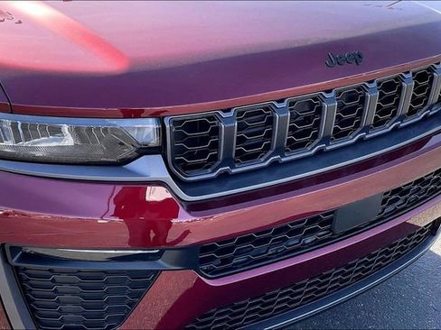 New 2026 Jeep Grand Cherokee Limited AWD/4WD image 35