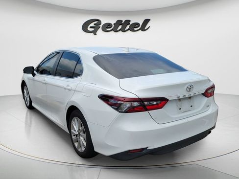 Used 2021 Toyota Camry LE w/ Convenience Package FWD image 5