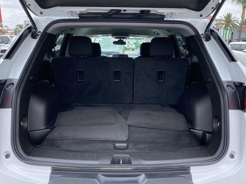 Used 2025 Chevrolet Blazer LT FWD image 19