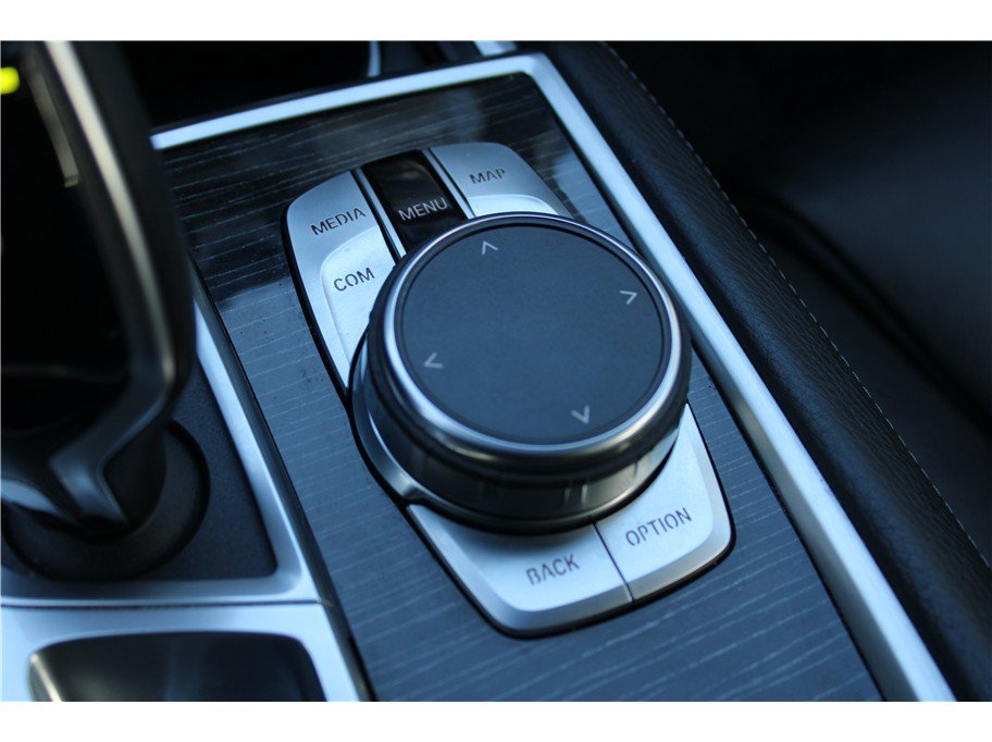 Used 2019 BMW 740i w/ M Sport Package RWD image 32