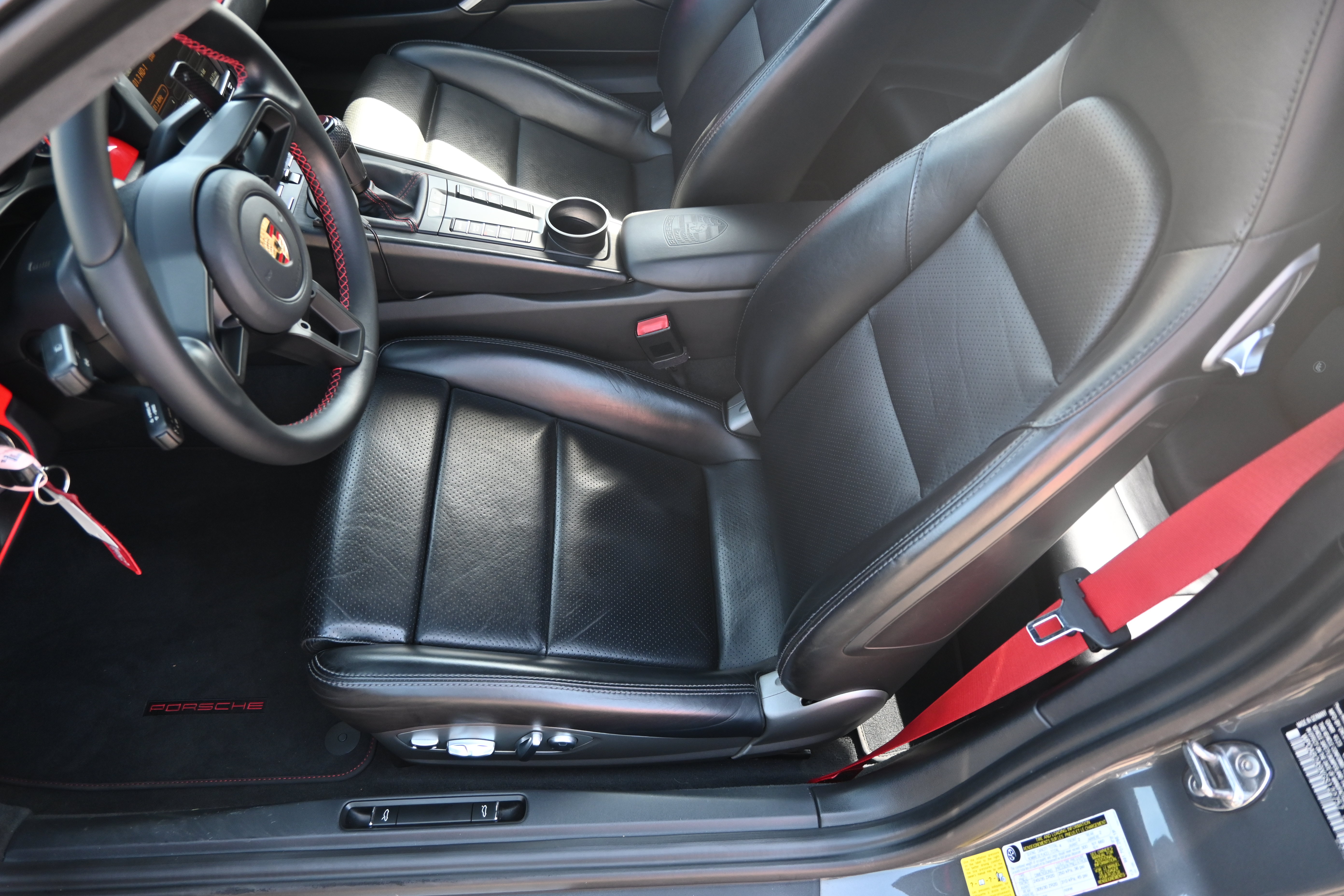 Used 2016 Porsche 911 Carrera GTS RWD image 39