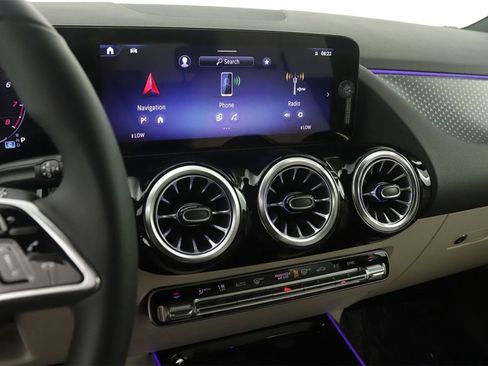 New 2025 Mercedes-Benz GLA 250 image 6