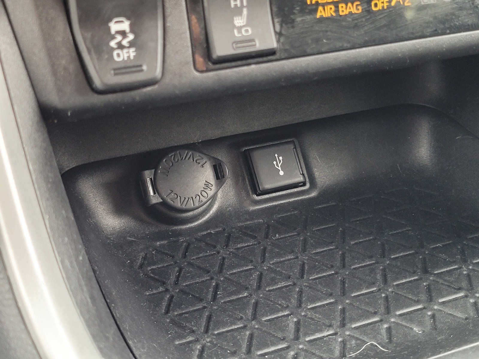 Used 2021 Toyota RAV4 XLE w/ Convenience Package AWD/4WD image 23