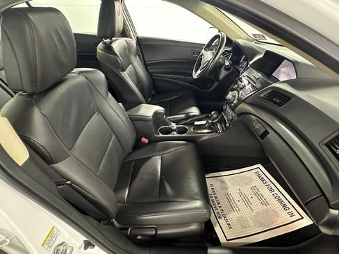 Used 2013 Acura ILX w/ Technology Package image 9