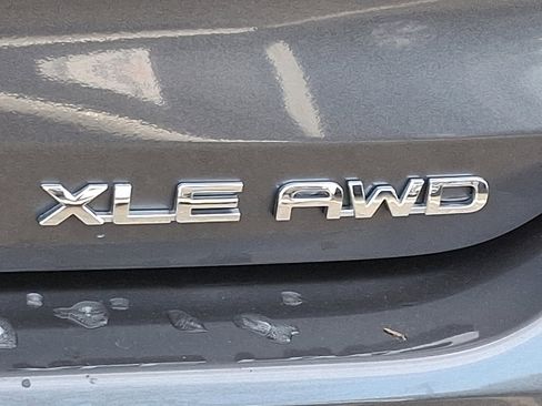 Certified 2024 Toyota Highlander XLE image 31