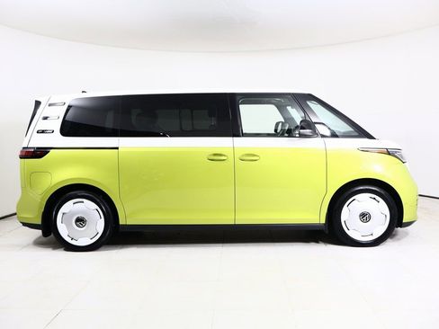 Used 2025 Volkswagen ID. Buzz 1st Edition image 21
