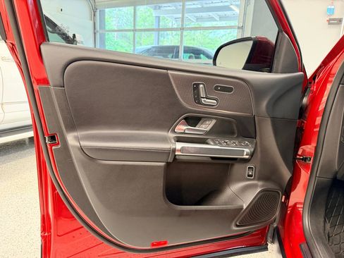 Used 2020 Mercedes-Benz GLB 250 image 15