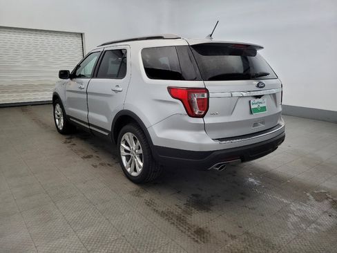 Used 2018 Ford Explorer XLT w/ Equipment Group 202A image 5