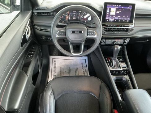 Used 2024 Jeep Compass Trailhawk AWD/4WD image 15