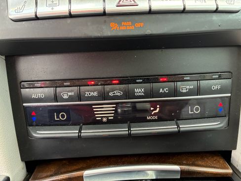 Used 2014 Mercedes-Benz E 350 Sport image 18