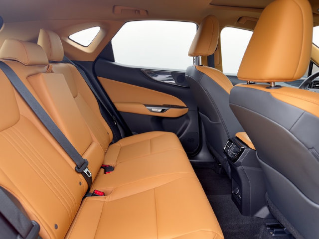 Used 2025 Lexus NX 250 FWD w/ Accessory Package (K3) image 29