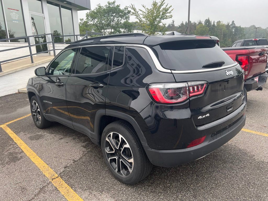 Used 2023 Jeep Compass Limited AWD/4WD image 6