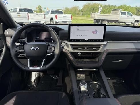 Used 2025 Ford Explorer ST AWD/4WD image 16