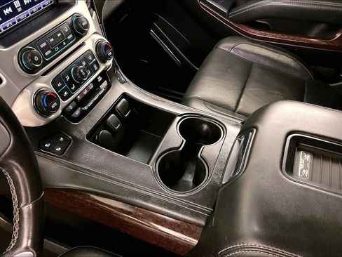 Used 2017 GMC Yukon XL SLT image 17