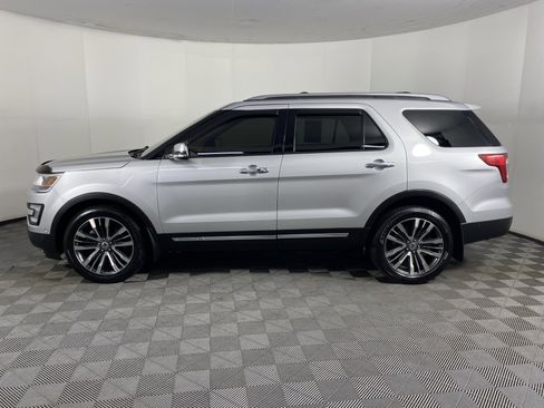 Used 2016 Ford Explorer Platinum image 12