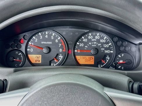 Used 2018 Nissan Frontier SV AWD/4WD image 14