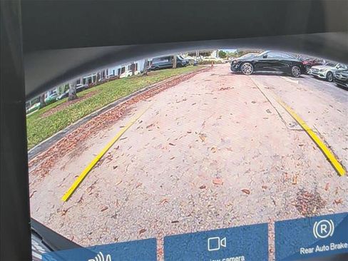 Used 2023 Volvo XC40 B5 Plus w/ Protection Package Premier image 14