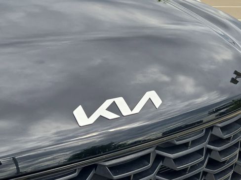 Certified 2024 Kia Sorento LX FWD image 10