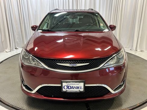 Used 2018 Chrysler Pacifica Touring-L FWD image 25