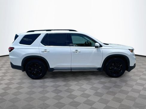 Used 2025 Honda Pilot Touring image 5
