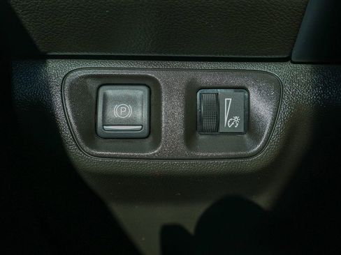 Used 2023 GMC Acadia SLT w/ Preferred Package image 19