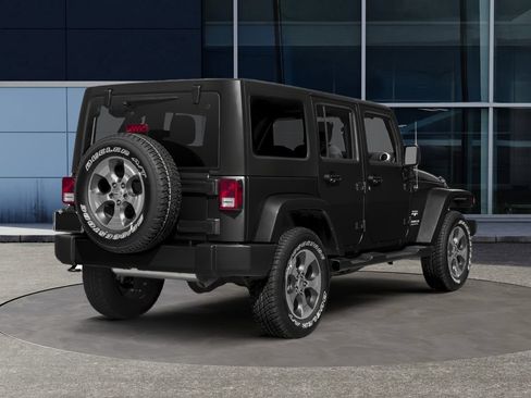 Used 2016 Jeep Wrangler Unlimited Sahara w/ Dual Top Group AWD/4WD image 2