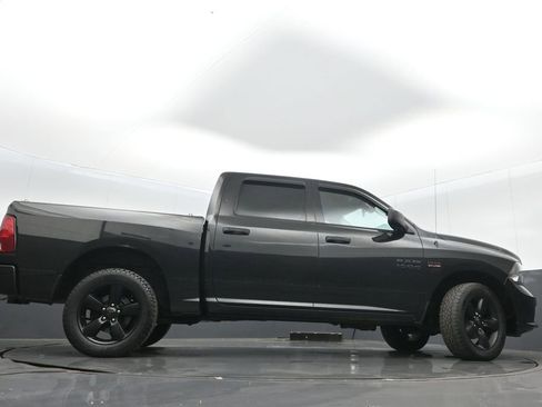 Used 2018 RAM 1500 Express w/ Black Ram 1500 Express Group AWD/4WD image 33