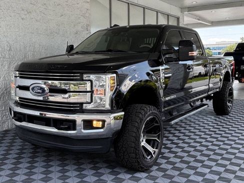 Used 2017 Ford F350 Lariat w/ Lariat Ultimate Package AWD/4WD image 2