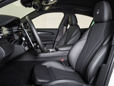 Certified 2025 Maserati Grecale Modena AWD/4WD image 18