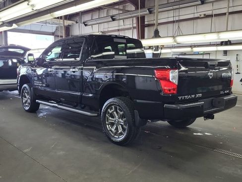 Used 2018 Nissan Titan SL w/ Texas Titan Edition AWD/4WD image 4